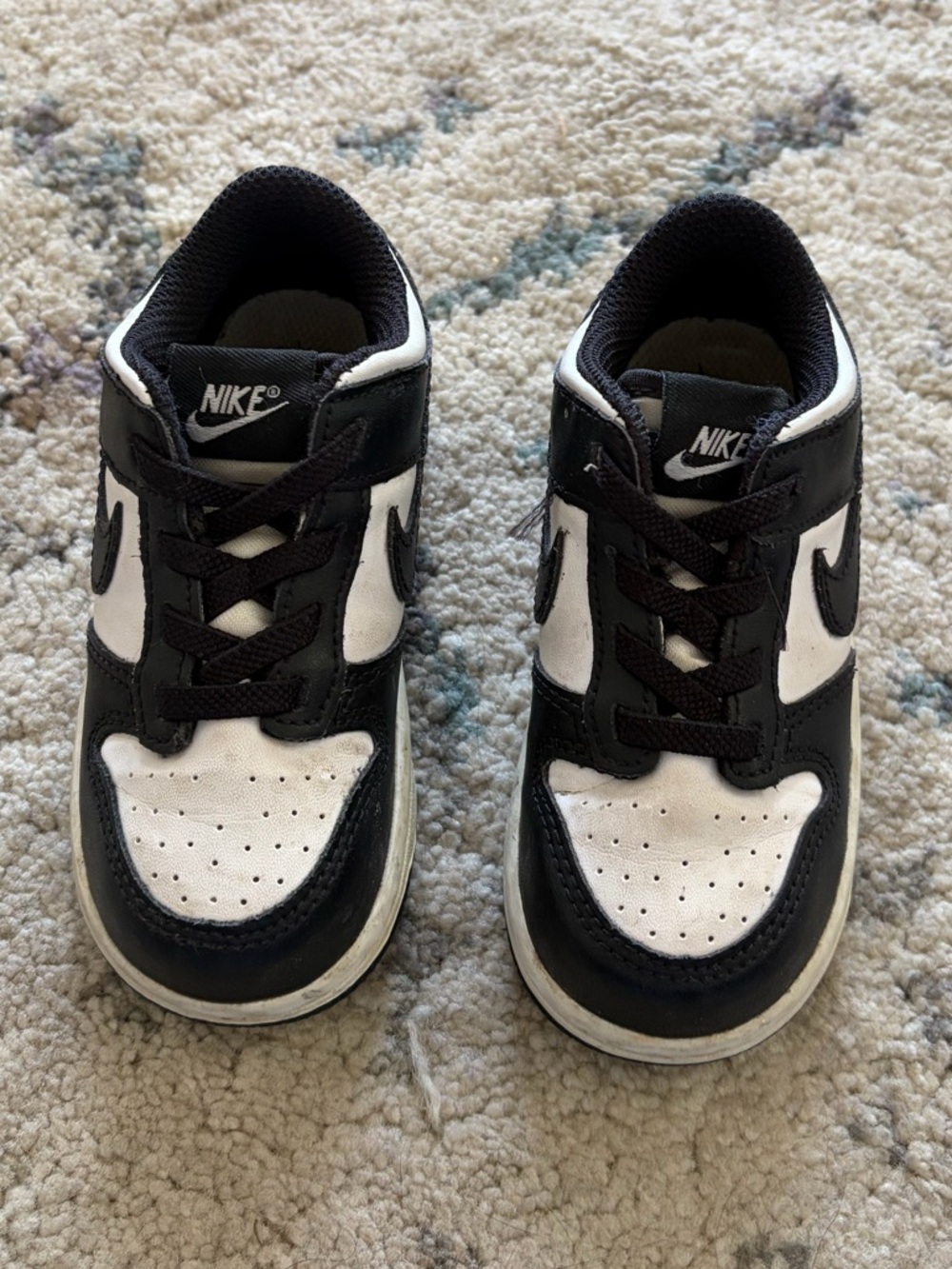 Nike Panda Dunks - Picture 3 of 7